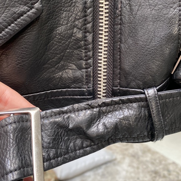 Fitted black faux leather jacket - Picture 5 of 5